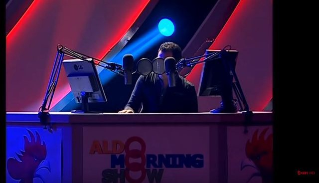 Foto/ Gjithmonë i rezervuar, Aldo prezanton për herë të parë familjen e tij Foto/ Gjithmonë i rezervuar, Aldo prezanton për herë të parë familjen e tij