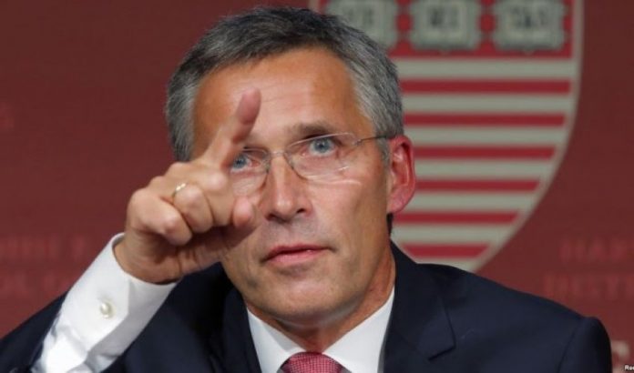 NATO përshëndet marrëveshjen për emrin e Maqedonisë: Vendosë Shkupin në rrugën drejt anëtarësimit në NATO! NATO përshëndet marrëveshjen për emrin e Maqedonisë: Vendosë Shkupin në rrugën drejt anëtarësimit në NATO!