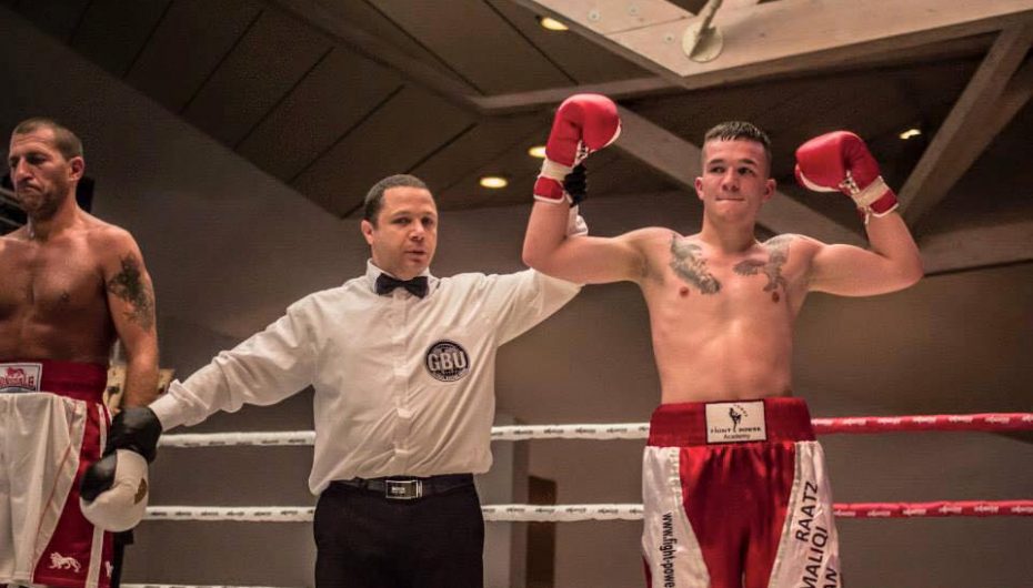 VIDEO/ Boksieri Adrian Maliqi rrëzon me 3 nokaute serbin Knezhevic VIDEO/ Boksieri Adrian Maliqi rrëzon me 3 nokaute serbin Knezhevic