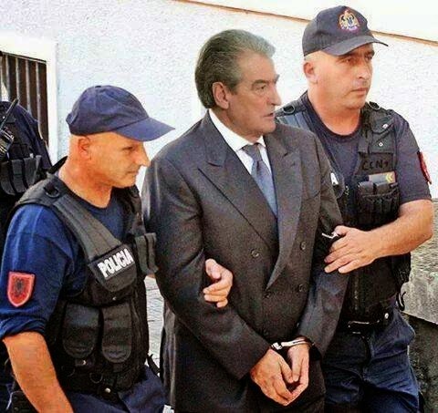 Hapet rruga për KLP dhe SPAK e BKH për arrestimin e “pirranjave”: Bujar Sheshi dorëzon kandidaturën! Hapet rruga për KLP dhe SPAK e BKH për arrestimin e “pirranjave”: Bujar Sheshi dorëzon kandidaturën!