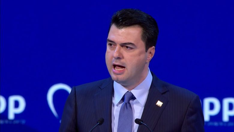 Klerikalizmi politik në ligjërimin e Bashës: Me ç’fraza i drejtohet elektoratit “gri” Klerikalizmi politik në ligjërimin e Bashës: Me ç’fraza i drejtohet elektoratit “gri”