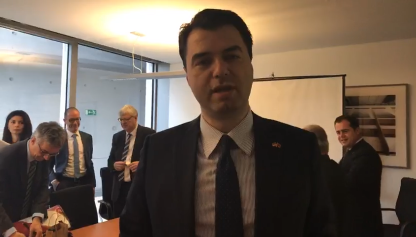 E turpshme/ Lulzim Basha qëndron dy ditë në Gjermani për të lobuar kundër Shqipërisë! E turpshme/ Lulzim Basha qëndron dy ditë në Gjermani për të lobuar kundër Shqipërisë!