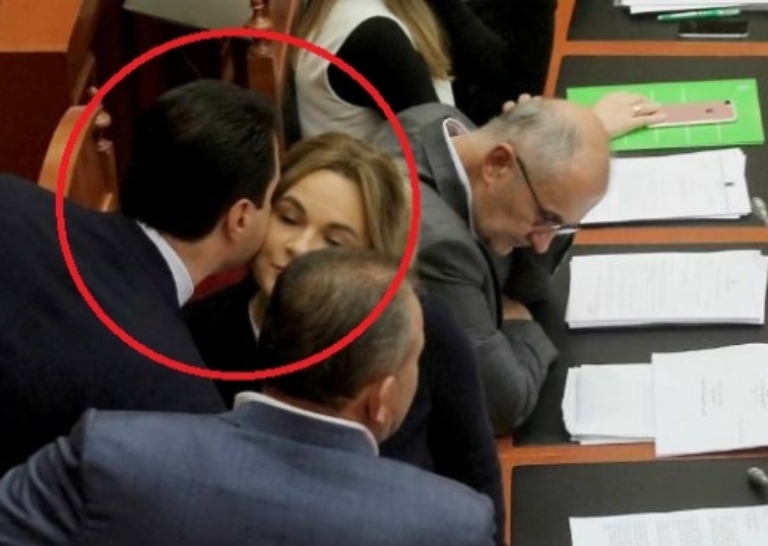 Drejt divorcit vejusha “Çizmja”, s’ka koalicion PD-LSI: Çifti pa lidhje “opozitar” nuk komunikojnë me njëri-tjetrin!