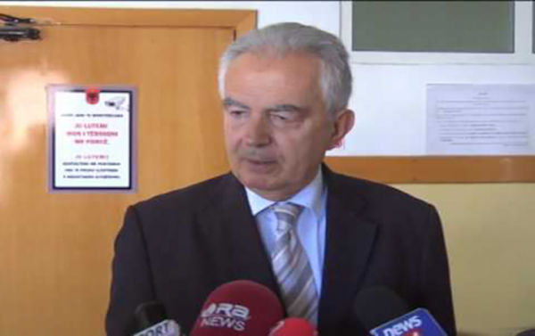 Ish ministri i PD-së:“Mos bëni be e rrufe” , pse duhet t’i pranojmë refugjatët Ish ministri i PD-së:“Mos bëni be e rrufe” , pse duhet t’i pranojmë refugjatët