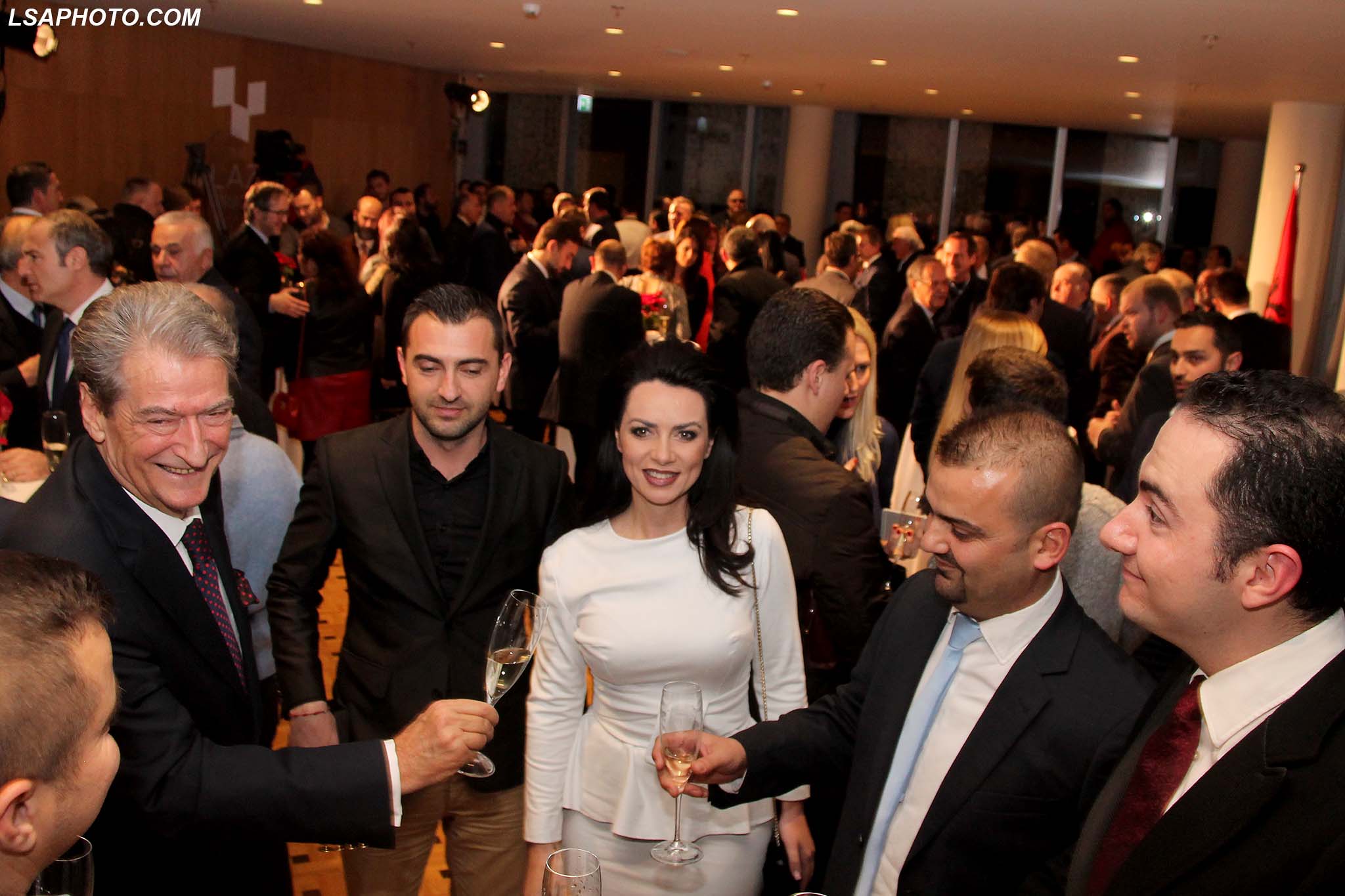 Grigja tregon nismën e re të opozitës: Mos ma prek Salianusin! Grigja tregon nismën e re të opozitës: Mos ma prek Salianusin!