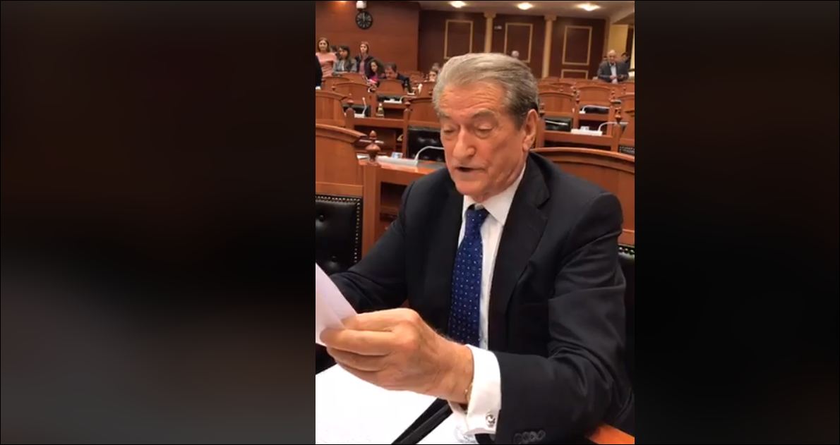 Saliu zgjedh Babalen, si kameraman për dasmën e Zenit Saliu zgjedh Babalen, si kameraman për dasmën e Zenit