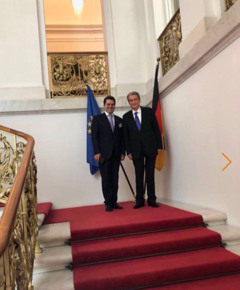 FOTO LAJM/ Pas Bashës, dhe Berisha për të lobuar në Bundestagun gjerman: Takon deputetin… Fatmir Mediu FOTO LAJM/ Pas Bashës, dhe Berisha për të lobuar në Bundestagun gjerman: Takon deputetin… Fatmir Mediu