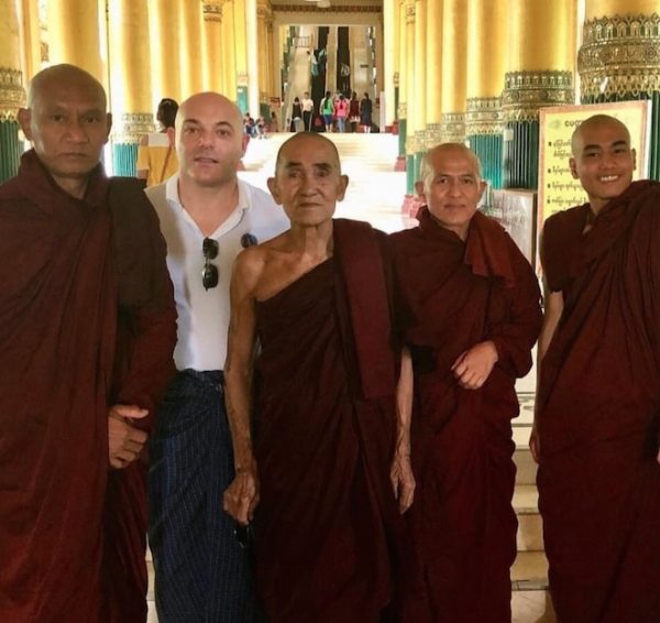 Zbulohet sekreti i udhëtimit të Fevzos në Indi. Dalai Lama i jep një parashikim për të ardhmen Zbulohet sekreti i udhëtimit të Fevzos në Indi. Dalai Lama i jep një parashikim për të ardhmen