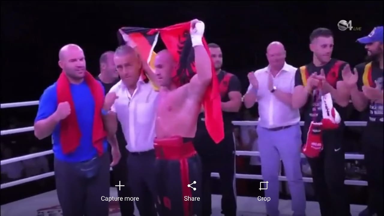 Gjetan Keta kthehet me shkëlqim në ring, fiton me nokaut në raundin e gjashtë dhe ndez atmosferën kuqezi në Mynih Gjetan Keta kthehet me shkëlqim në ring, fiton me nokaut në raundin e gjashtë dhe ndez atmosferën kuqezi në Mynih