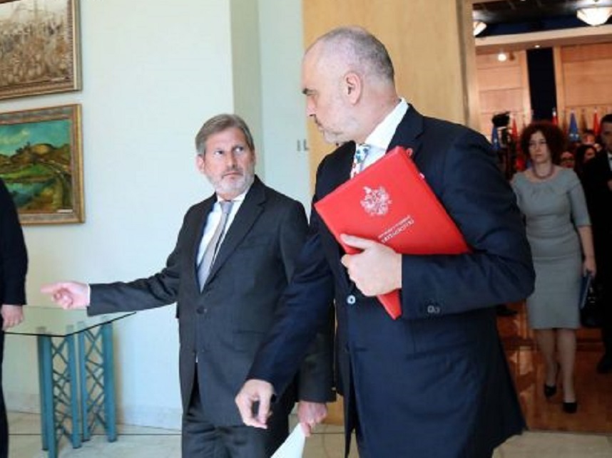 Negociatat/ Hahn jep lajmin e shumëpritur për Shqipërinë: Më 29 Qershor miratohet rezoluta për hapjen e negociatave Negociatat/ Hahn jep lajmin e shumëpritur për Shqipërinë: Më 29 Qershor miratohet rezoluta për hapjen e negociatave