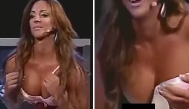 Video/ E pazakontë, të ftuarës i del i gjithë gjoksi aksidentalisht në emision direkt Video/ E pazakontë, të ftuarës i del i gjithë gjoksi aksidentalisht në emision direkt