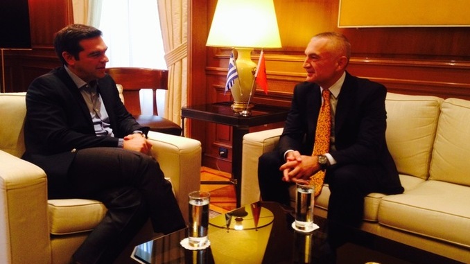 Mediat greke jehonë vendimit të Metës për të bllokuar paktin detar, Athina kërkon përgjigje para 28 qershorit, Tsipras në pritje të takimit me Ramën Mediat greke jehonë vendimit të Metës për të bllokuar paktin detar, Athina kërkon përgjigje para 28 qershorit, Tsipras në pritje të takimit me Ramën