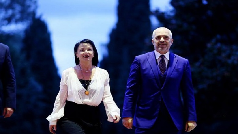 Rama flet për normat rutin të veprimtarive private ditore: Rri pa ngrënë dhe mbi dy ditë, në restorant kam shkuar 30 herë në 12 vite! Darkën e ha në shtëpi me familjen Rama flet për normat rutin të veprimtarive private ditore: Rri pa ngrënë dhe mbi dy ditë, në restorant kam shkuar 30 herë në 12 vite! Darkën e ha në shtëpi me familjen