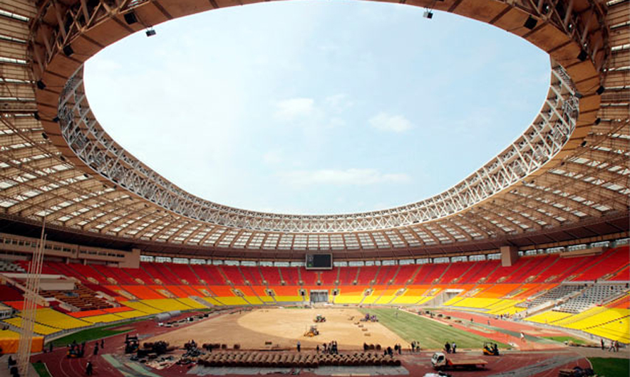 Nis sot në Rusi spektakli i futbollit