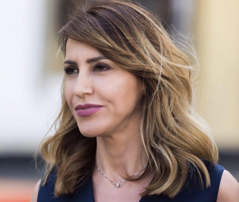 Majlinda Bregu: Basha hipokrit! Sot m’u bë më e vështirë se kurrë të njihja partinë e qeverisë ku shërbeva Majlinda Bregu: Basha hipokrit! Sot m’u bë më e vështirë se kurrë të njihja partinë e qeverisë ku shërbeva