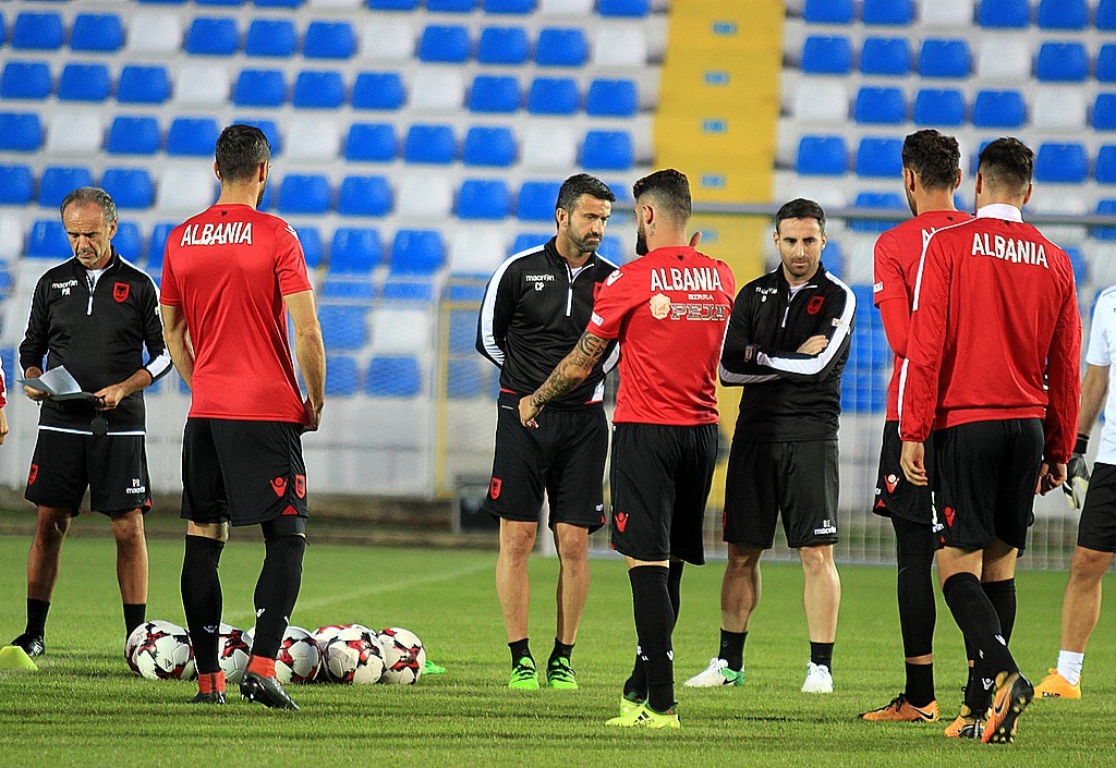 E “masakruan” për dështimet, Panucci i përgjigjet kritikëve: Mos fluturoni, nuk jemi Brazili…! E “masakruan” për dështimet, Panucci i përgjigjet kritikëve: Mos fluturoni, nuk jemi Brazili…!