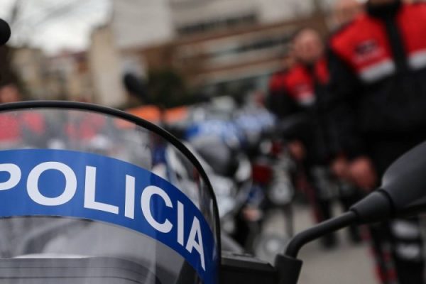 Plagosi prindërit në bashkëpunim me të fejuarën, zbardhet dëshmia e djalit: Jam penduar Plagosi prindërit në bashkëpunim me të fejuarën, zbardhet dëshmia e djalit: Jam penduar