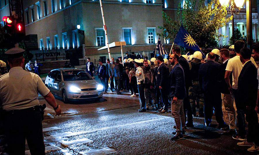 Emri kalon mes dhunës! Parlamenti grek ratifikon marrëveshjen