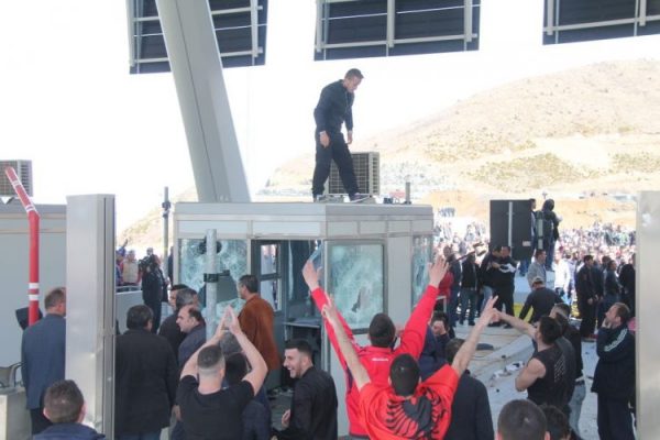 Vendoset përfundimisht, ky është çmimi që do pagujanë kuksianët për rrugën e Kombit Vendoset përfundimisht, ky është çmimi që do pagujanë kuksianët për rrugën e Kombit