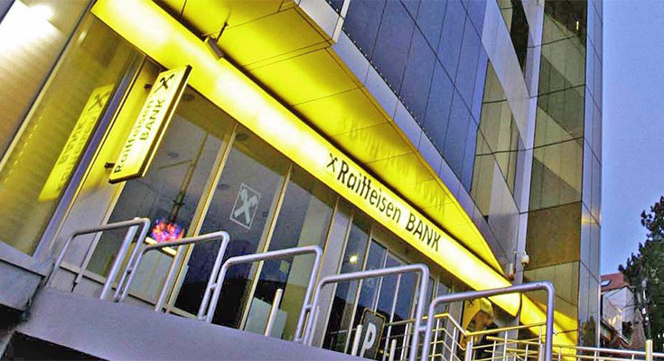 Raiffeisen Bank masakron shqiptarët, ja si na mban jashtë Evropës banka më e madhe në Shqipëri, operon me dy standarde me bankën “mëmë” Raiffeisen Bank masakron shqiptarët, ja si na mban jashtë Evropës banka më e madhe në Shqipëri, operon me dy standarde me bankën “mëmë”