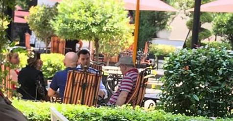 FOTO LAJM/ Sindikata e “pavarur” e Teatrit: Ja si marrin udhëzime nga Lulzim Basha FOTO LAJM/ Sindikata e “pavarur” e Teatrit: Ja si marrin udhëzime nga Lulzim Basha