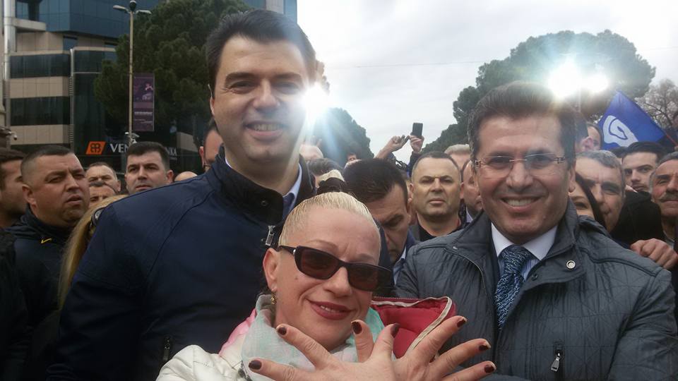 Suela Konjari u bënë thirrje kolegëve: Të tejkalojmë bindjet partiake, teatri dhe spektatori është mbi partitë! Suela Konjari u bënë thirrje kolegëve: Të tejkalojmë bindjet partiake, teatri dhe spektatori është mbi partitë!