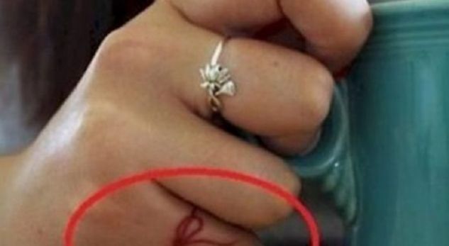 Nëse nuk doni t’ju hapen probleme, mos ju afroni personave me këtë tatuazh Nëse nuk doni t’ju hapen probleme, mos ju afroni personave me këtë tatuazh