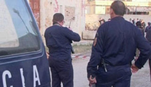 Policia qëllon me armë në mes të qytetit të Bulqizës Policia qëllon me armë në mes të qytetit të Bulqizës
