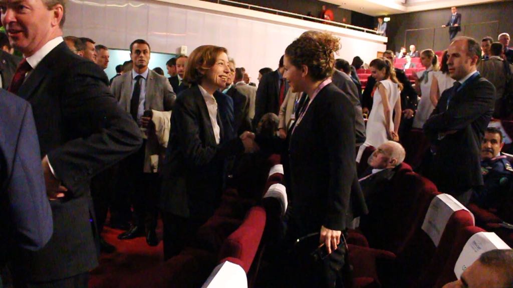 Modernizimi i FA/ Ministrja Xhaçka takohet me homologen franceze, rikonfirmojnë bashkëpunimin Modernizimi i FA/ Ministrja Xhaçka takohet me homologen franceze, rikonfirmojnë bashkëpunimin