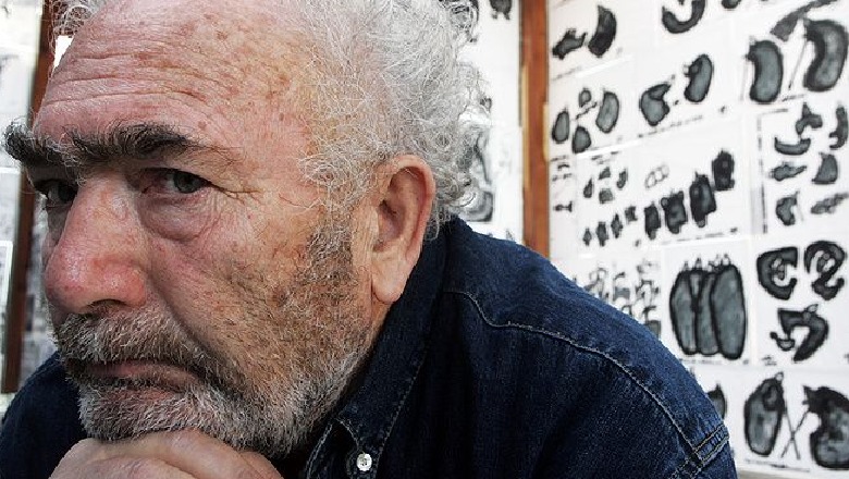 Tensione te protesta për Teatrin, Maks Velo: Jo luftë siç tha ai palaçua! Tensione te protesta për Teatrin, Maks Velo: Jo luftë siç tha ai palaçua!