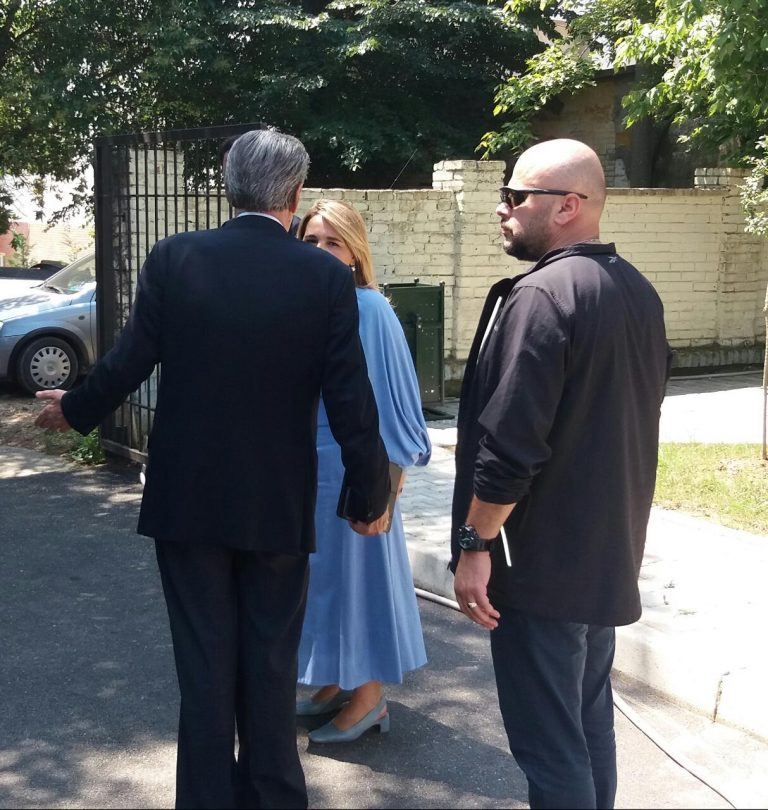 Opozita drejt aktit ekstrem, Berisha-Kryemadhi flasin për djegie mandatesh Opozita drejt aktit ekstrem, Berisha-Kryemadhi flasin për djegie mandatesh