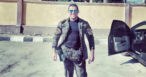 Një polic shumë i kërkuar: Mbron femrat nga ngacmimet seksuale (Foto) Një polic shumë i kërkuar: Mbron femrat nga ngacmimet seksuale (Foto)