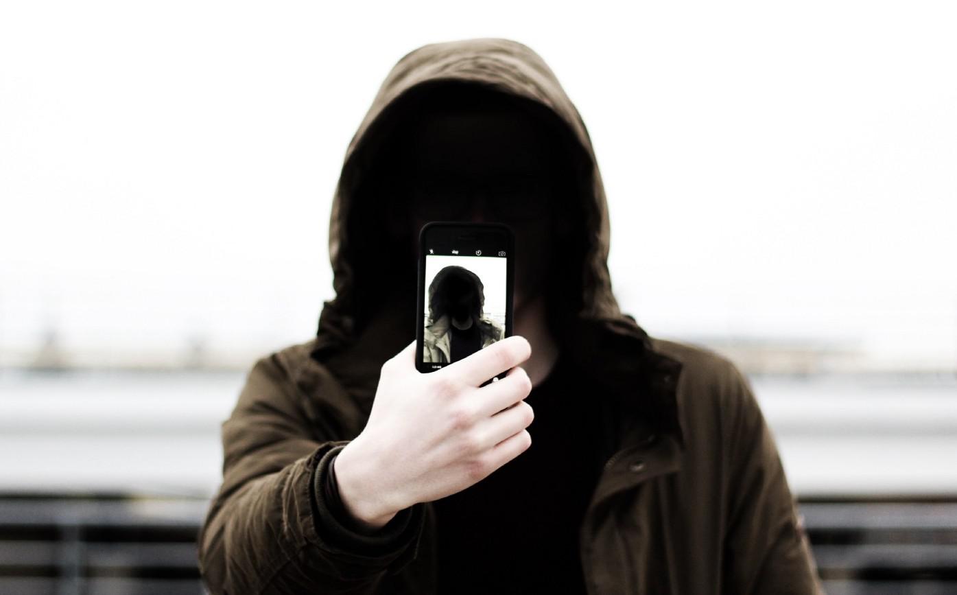 Tjetër skemë mashtruese përfshin Shqipërinë me telefonat! Bëni kujdes Tjetër skemë mashtruese përfshin Shqipërinë me telefonat! Bëni kujdes