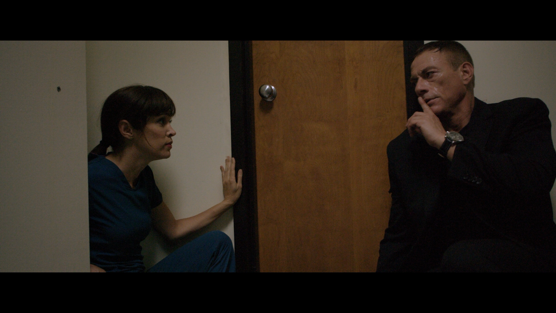 Van Damme në rolin e shqiptarit, thërret në gjuhën shqipe “Nënë”