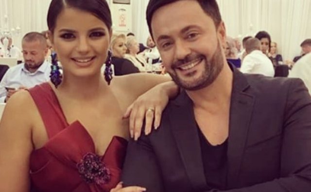 A të tradhëton Sinani? Përgjigja e Andrrës do ju lërë pa fjalë A të tradhëton Sinani? Përgjigja e Andrrës do ju lërë pa fjalë