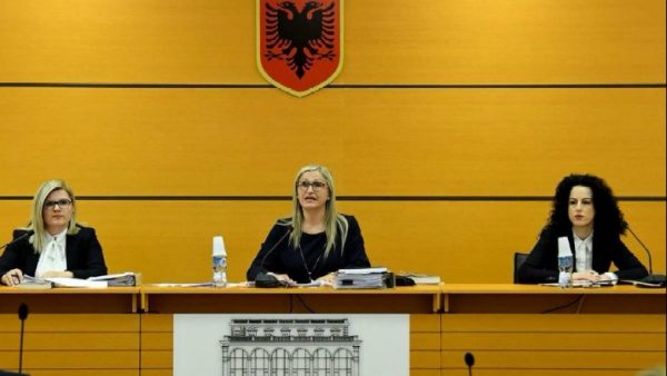 5 “shushunja” gjyqtarë dhe prokurorë, sot para KPK-së. Cili do të jetë fati i tyre? 5 “shushunja” gjyqtarë dhe prokurorë, sot para KPK-së. Cili do të jetë fati i tyre?