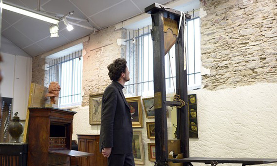 Koleksionisti i gijotinave. Francezi blen 8.000 euro mekanizmin e ekzekutimeve