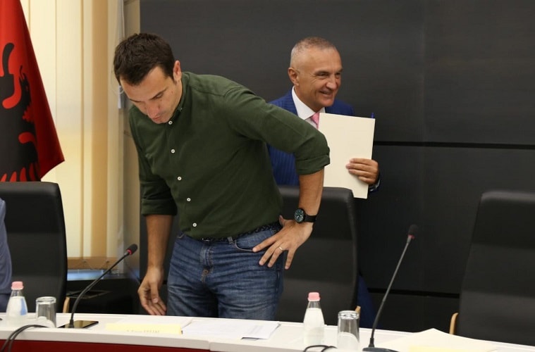 Veliaj “nuk i ndahet” Metës, që shtyu ndërtimin e teatrit të ri ca ditë Veliaj “nuk i ndahet” Metës, që shtyu ndërtimin e teatrit të ri ca ditë