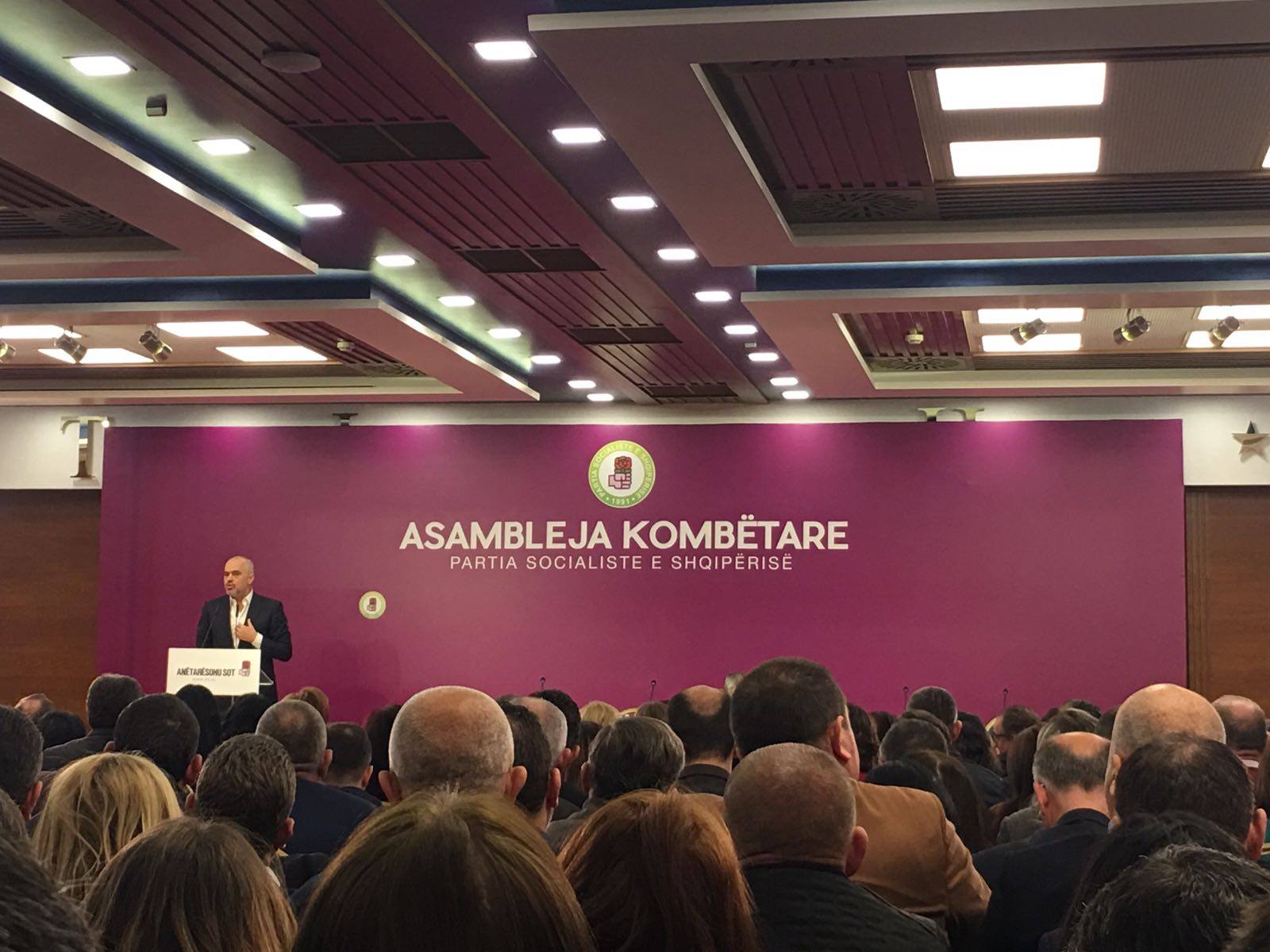 Rama gati dosjet për kryebashkiakët, fati i tyre vendoset në Asamble Rama gati dosjet për kryebashkiakët, fati i tyre vendoset në Asamble