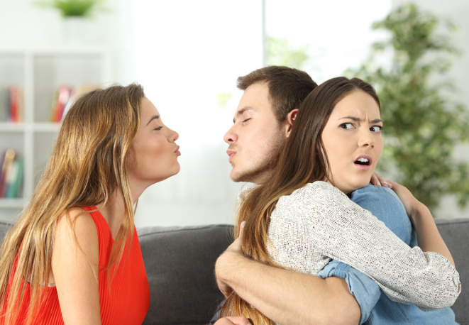 A jam budallaqe nëse vazhdoj lidhjen me një burrë të martuar? A jam budallaqe nëse vazhdoj lidhjen me një burrë të martuar?