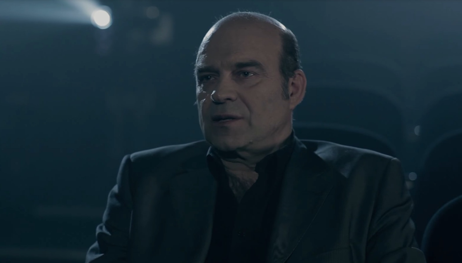 Njihuni me aktorin e njohur shqiptar që punon edhe si administrator pallati