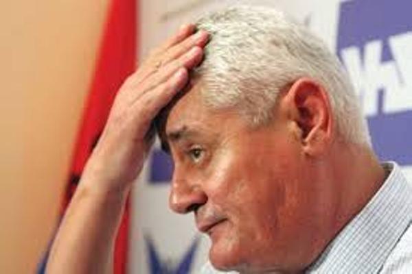 “Pse Dash Shehi 28 vjet deputet po duket më i mençur sot?” “Pse Dash Shehi 28 vjet deputet po duket më i mençur sot?”