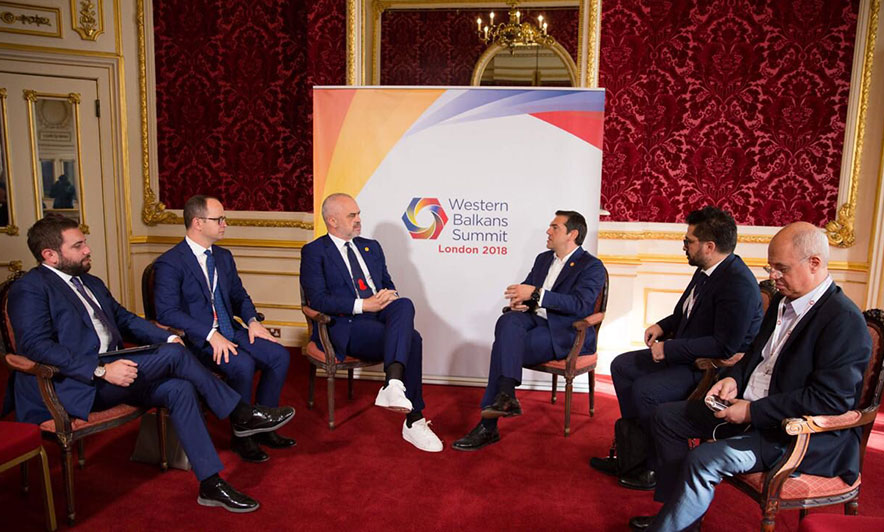 Takohen në Londër Rama dhe Tsipras : Zgjidhja për marrëveshjet do arrihet së shpejti Takohen në Londër Rama dhe Tsipras : Zgjidhja për marrëveshjet do arrihet së shpejti