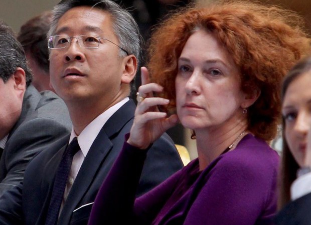 Lu e Vlahutin pritje zyrtare për largimin: Opozita e “mërzitur” fyerje SHBA-së dhe BE, refuzon të marrë pjesë Lu e Vlahutin pritje zyrtare për largimin: Opozita e “mërzitur” fyerje SHBA-së dhe BE, refuzon të marrë pjesë