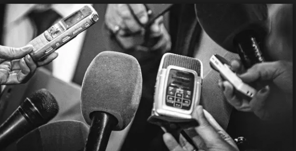 Gazetarët duhet të rikthehen në terren Gazetarët duhet të rikthehen në terren