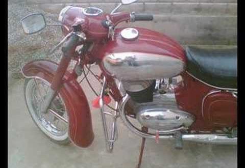 Si të sharrosh dru për tu ngrohur me një … motoçikletë! (Video) Si të sharrosh dru për tu ngrohur me një … motoçikletë! (Video)