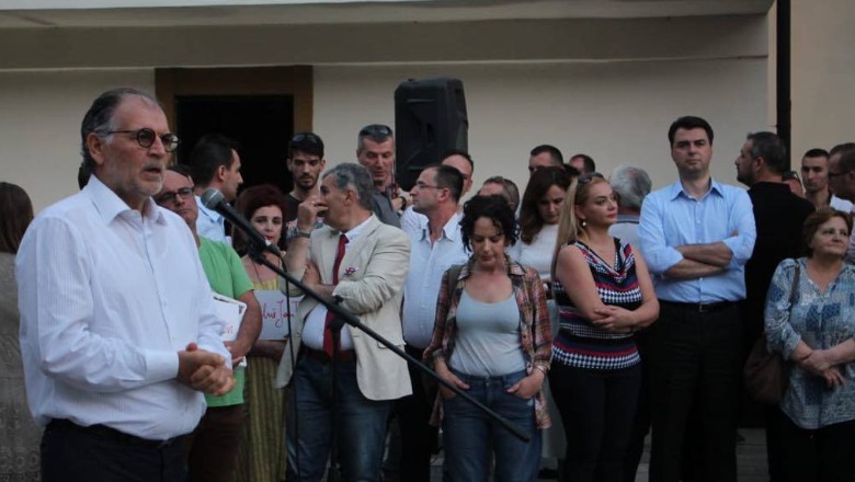 Ikën elita, vijnë mitingashët! Ikën elita, vijnë mitingashët!