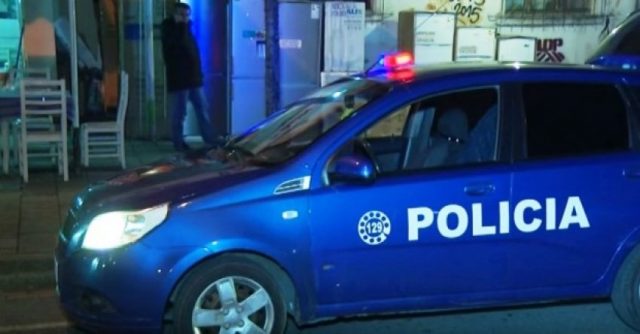 Fierzë, sherr për pasagjerët e linjës, qëllon me armë zjarri drejt banesës së fqinjit Fierzë, sherr për pasagjerët e linjës, qëllon me armë zjarri drejt banesës së fqinjit