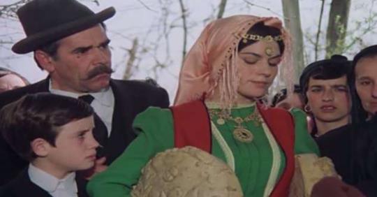 FOTOT/ “Na ishte njëherë Kinostudio Shqipëria e Re”, këto janë momentet më fantastike të filmave të vjetër: A i kujtoni dot batutat? FOTOT/ “Na ishte njëherë Kinostudio Shqipëria e Re”, këto janë momentet më fantastike të filmave të vjetër: A i kujtoni dot batutat?