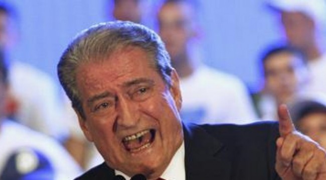 Alfred Moisiu kujton bisedën me Berishën: Më tha që bëjmë sherr, se kështu duan ata poshtë?! Alfred Moisiu kujton bisedën me Berishën: Më tha që bëjmë sherr, se kështu duan ata poshtë?!